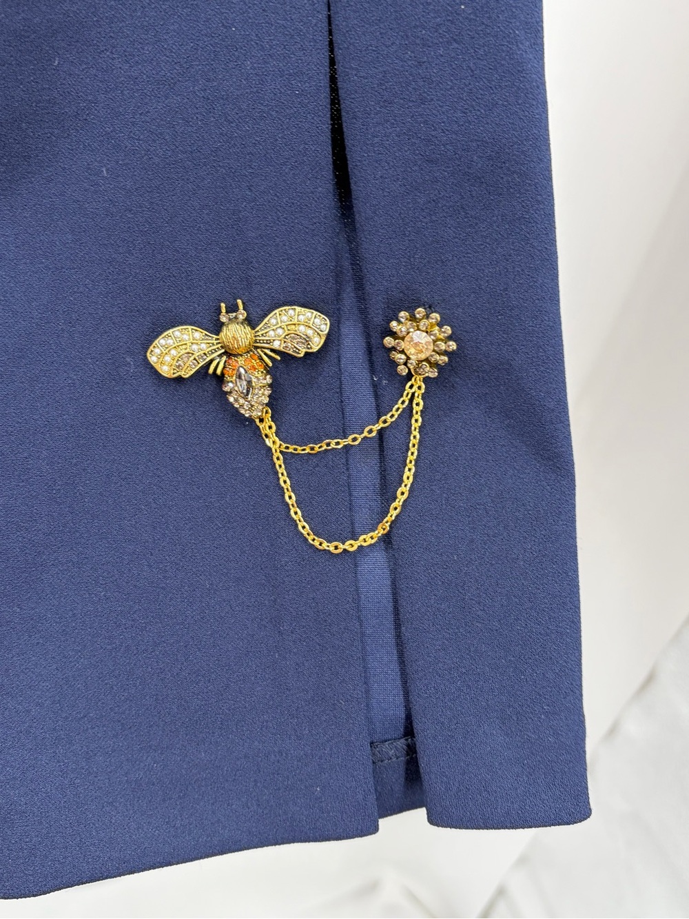 Vince Camuto | Women's Brooch Detail Long Sleeve Crepe Mini Dress Slit - Picture 9 of 15